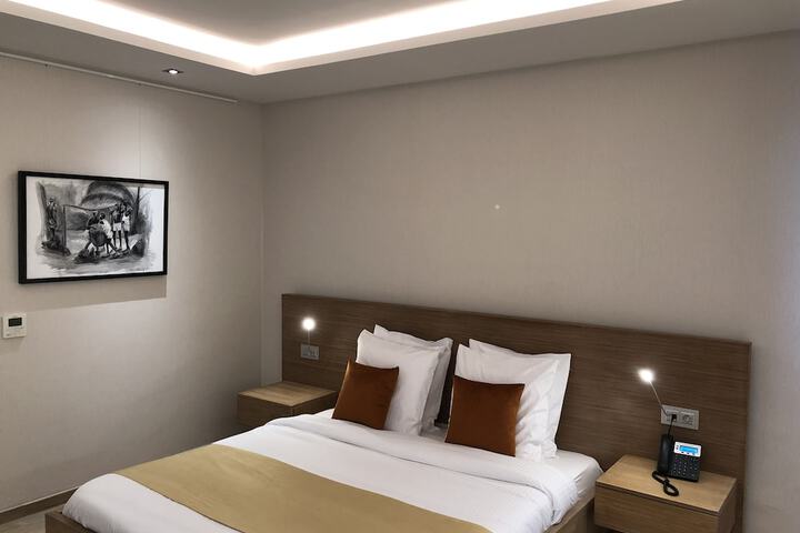Room 3 of 35