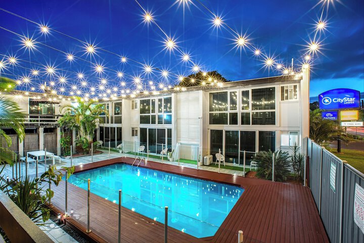 Hotel Pool