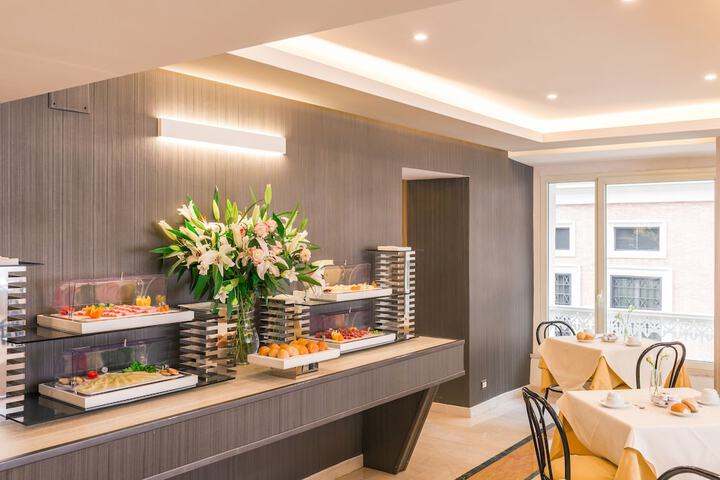 Breakfast area