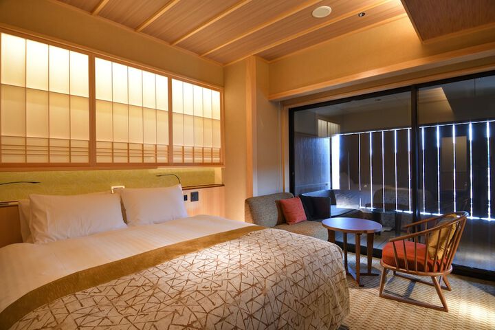 Room 18 of 125
