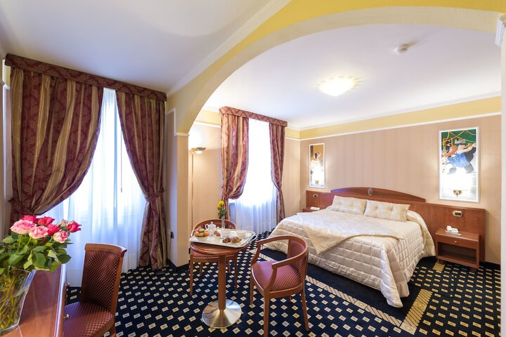 Room 3 of 34