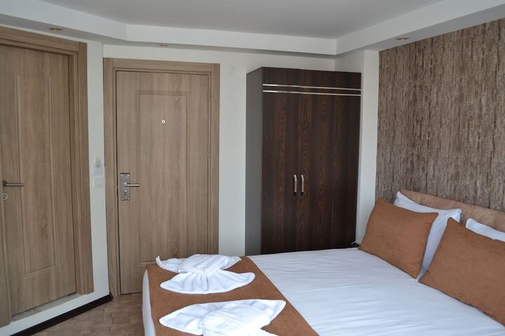 Room 25 of 88