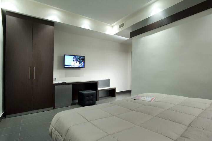 Room 4 of 30