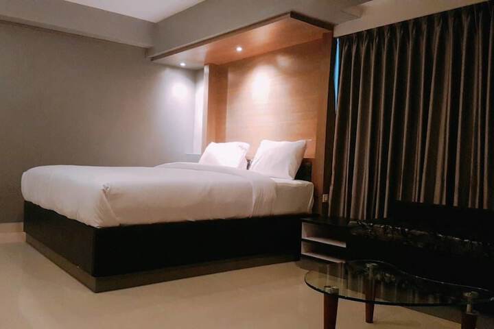 Room 15 of 93