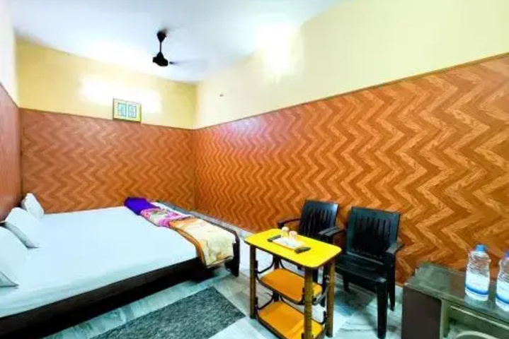 Room 5 of 28