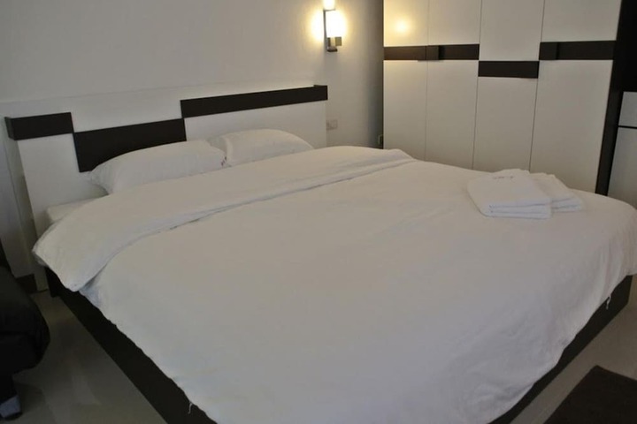 Room 8 of 41