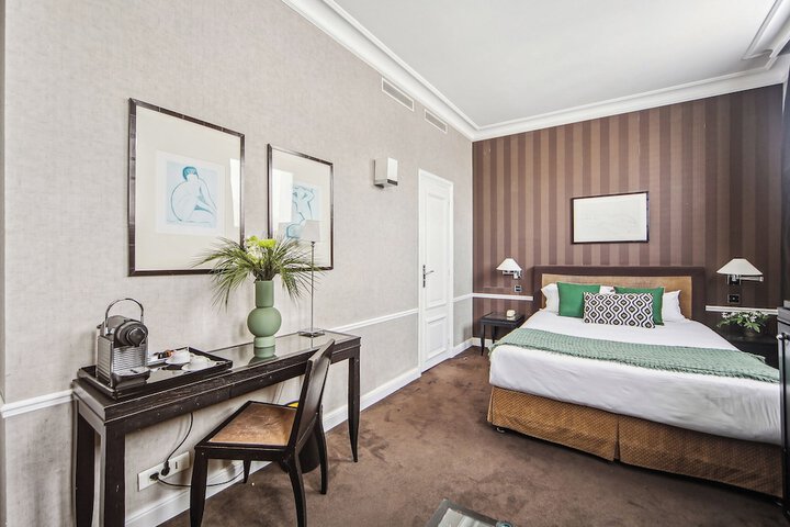 Room 13 of 30