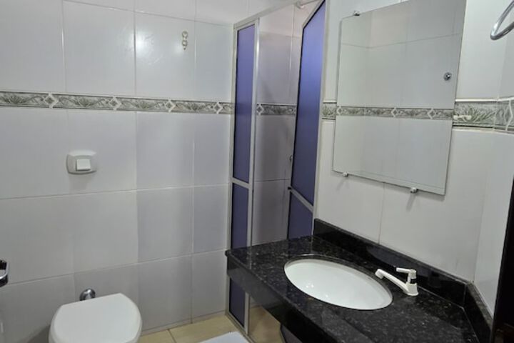 Room 2 of 10