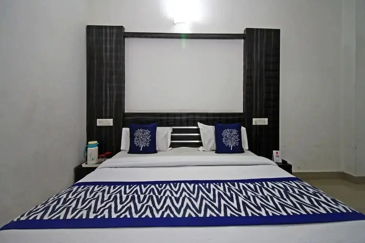 Room 3 of 10