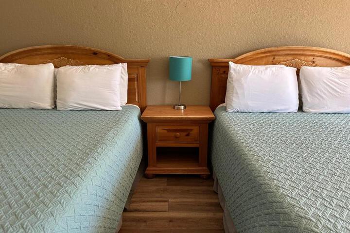 Sunset Inn and Suites in Fredericksburg, TX