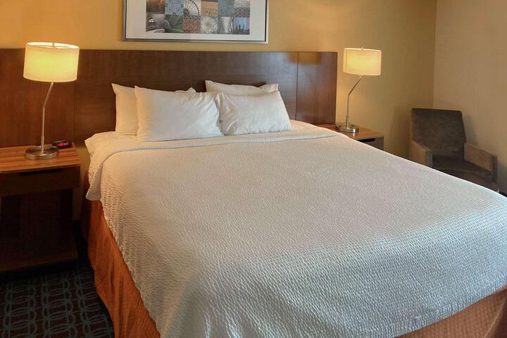 1 King Bed (7 of 11)