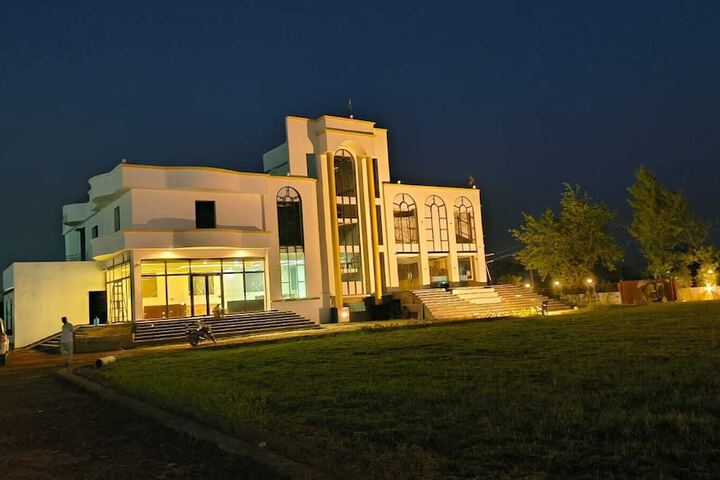 Hotel 8 of 10