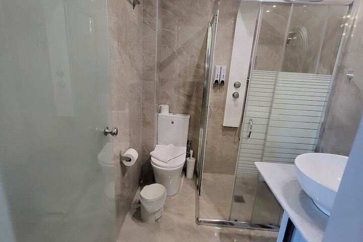 Room 27 of 28