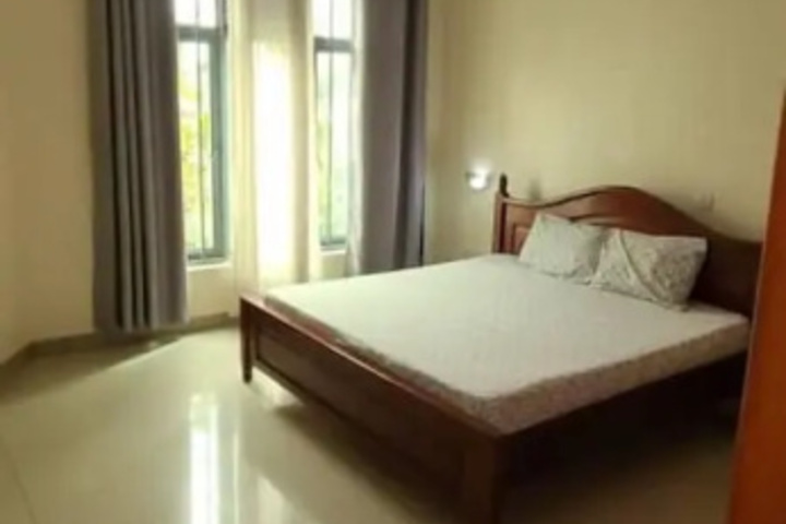 Room 4 of 15
