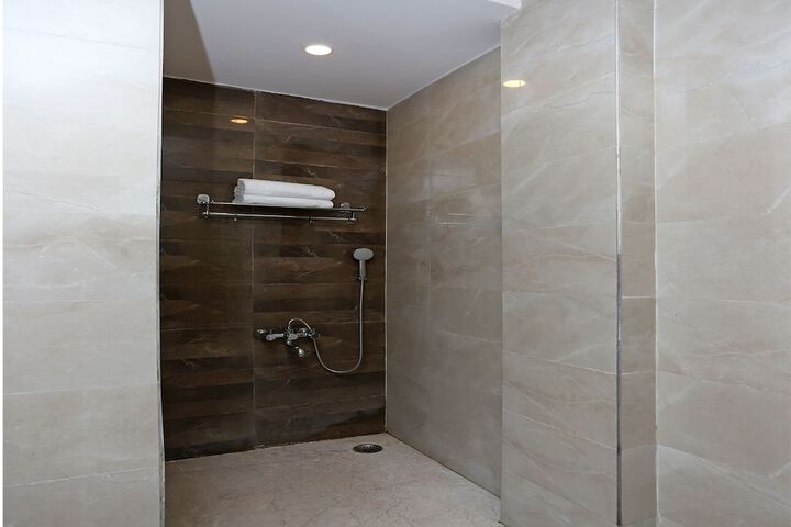 Room 16 of 24