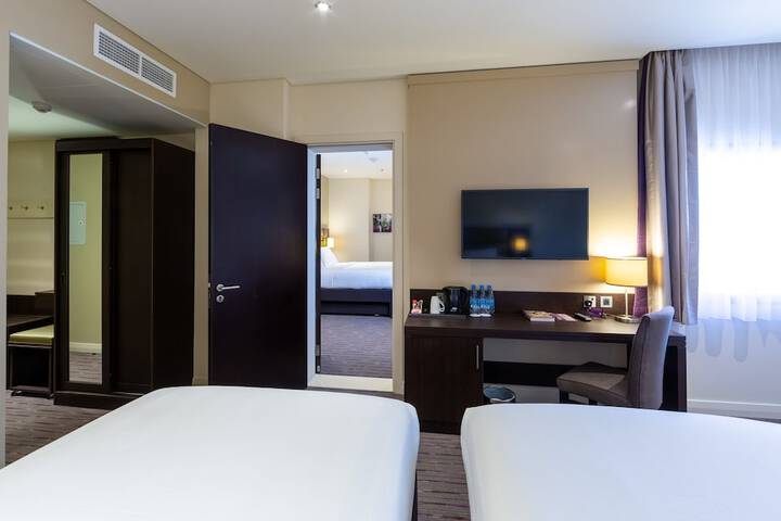 Room 11 of 42