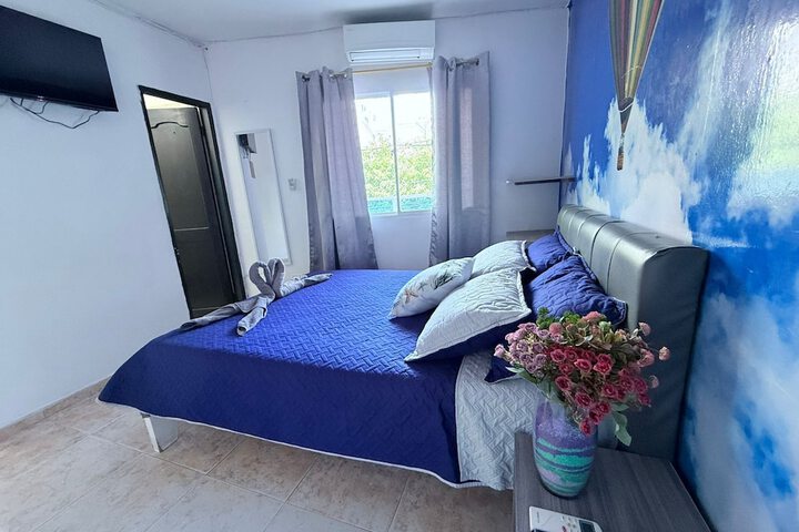 Room 9 of 12
