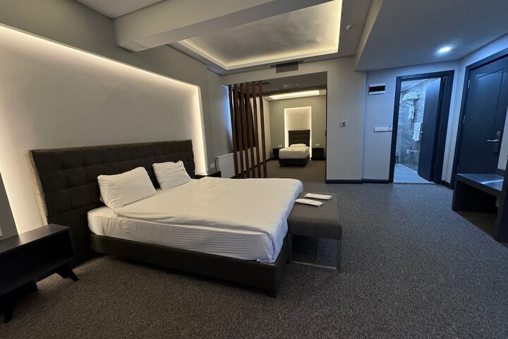 Room 7 of 36