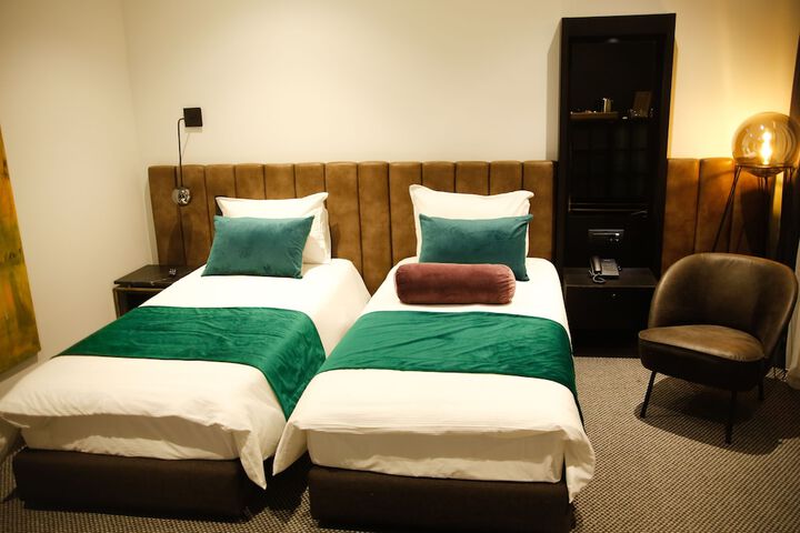 Room 4 of 48