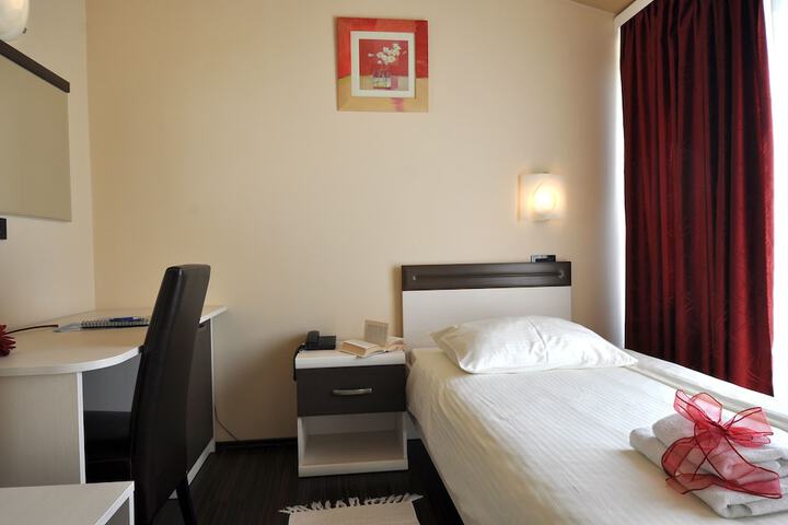Room 9 of 55
