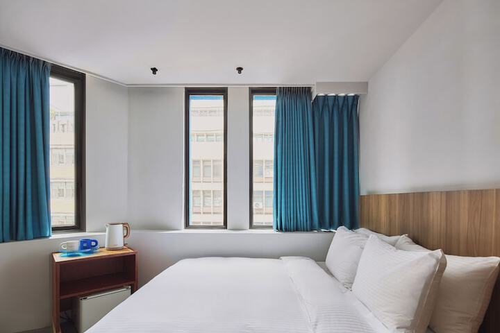 Room 46 of 95
