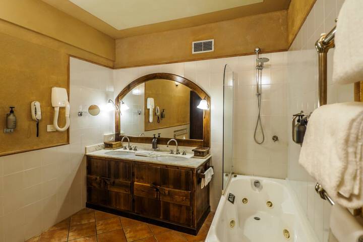 Jetted tub