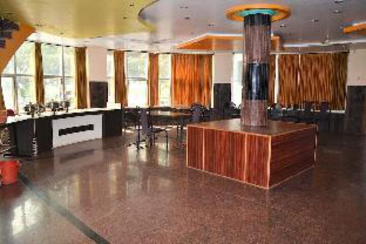 Hotel Akshay International