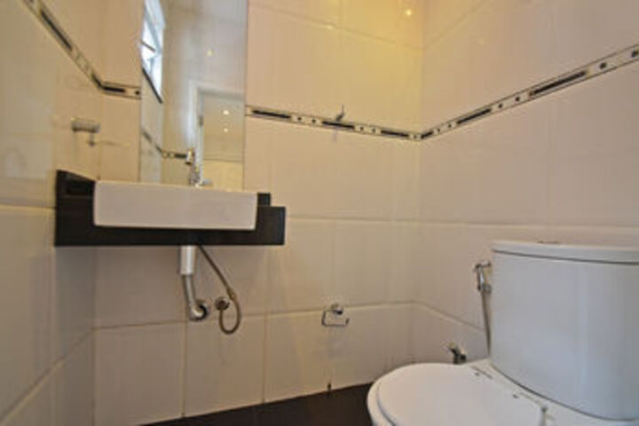 Room 7 of 27