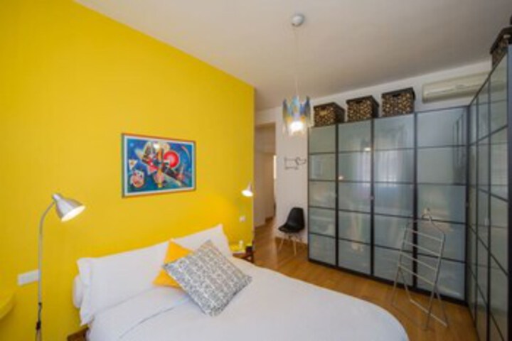 Room 7 of 25