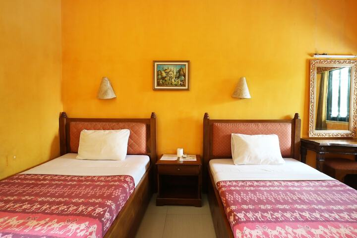 Room 15 of 32