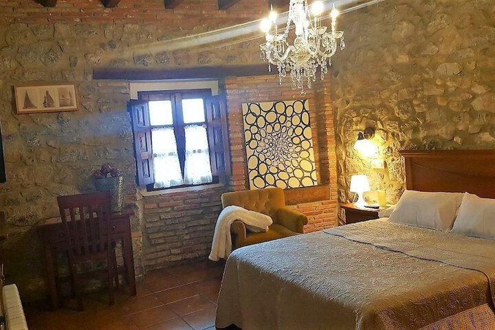 Room 14 of 33
