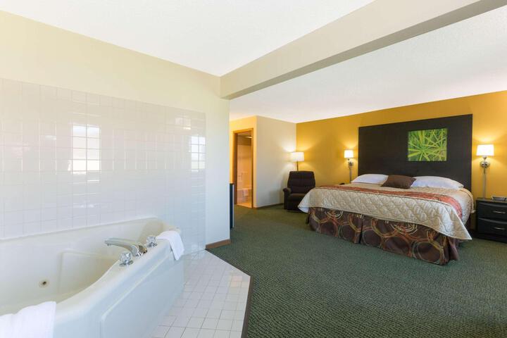 1 King Bed (11 of 11)