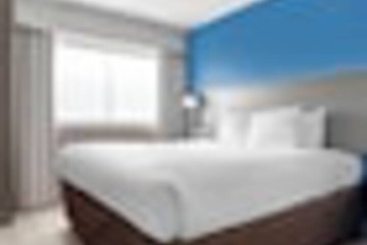 Room 26 of 213