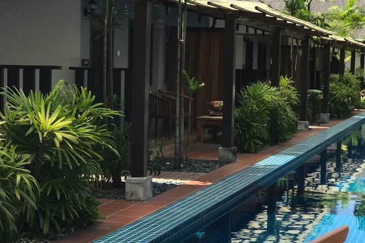 Hotel Exterior 104 of 108