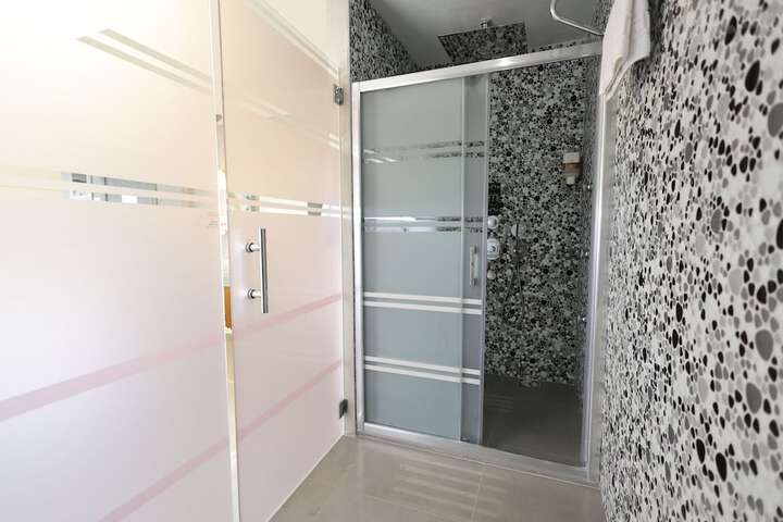 Room 40 of 54