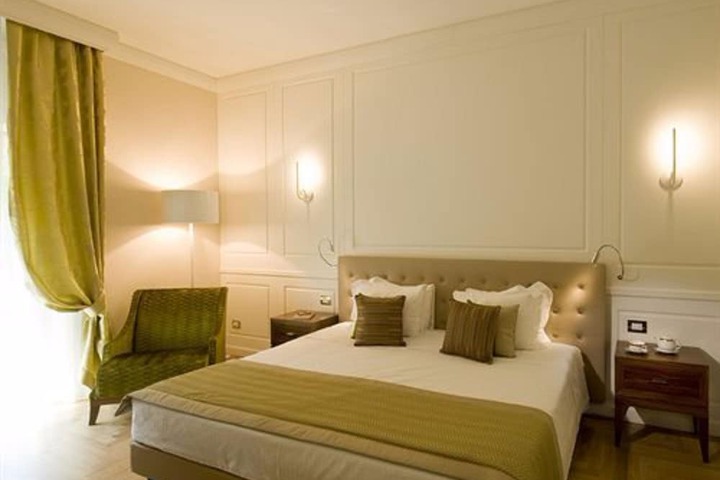 Room 3 of 75