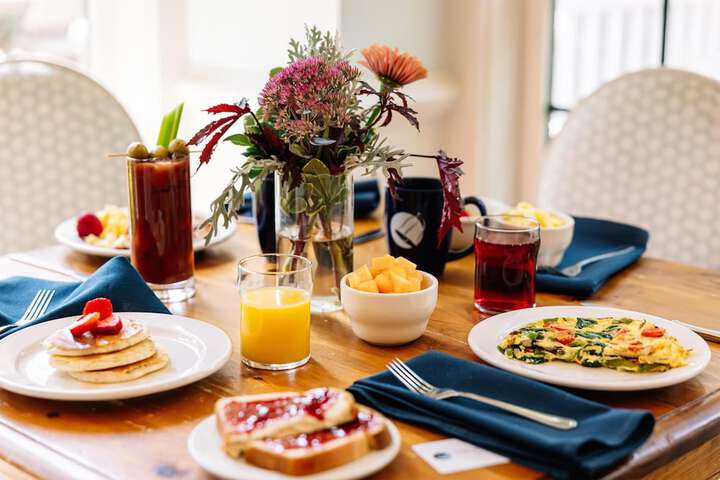 Breakfast/Coffee Service 154 of 194