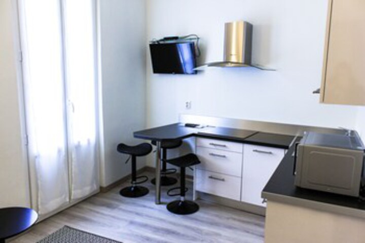 Room 8 of 10
