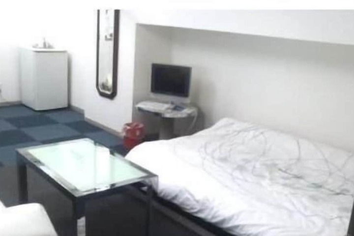 Room 13 of 43