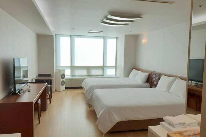 Room 8 of 23