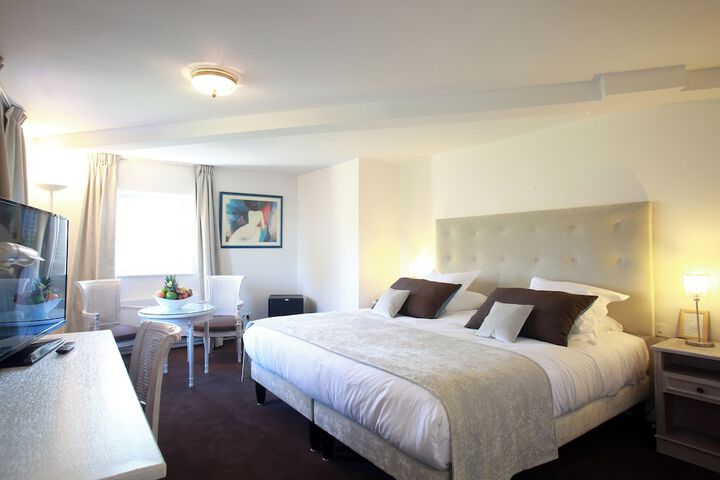 Room 10 of 35