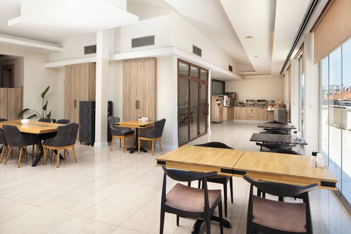 Dining Photos