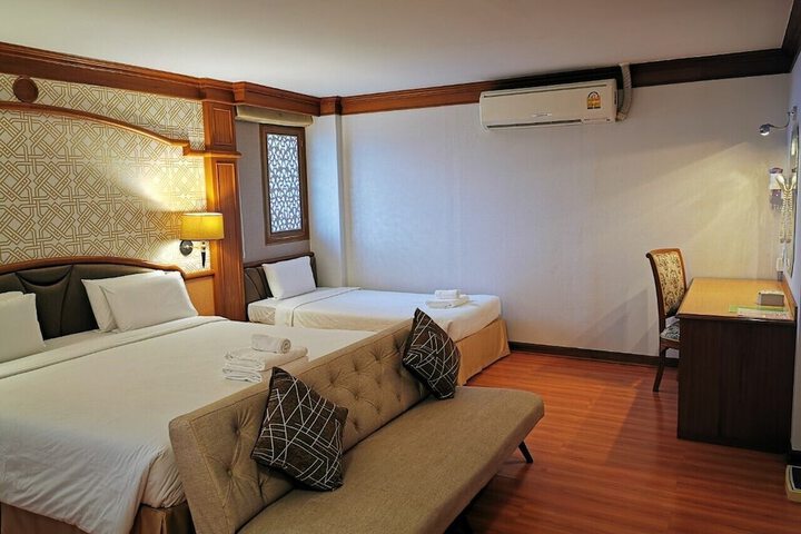 Room 22 of 48