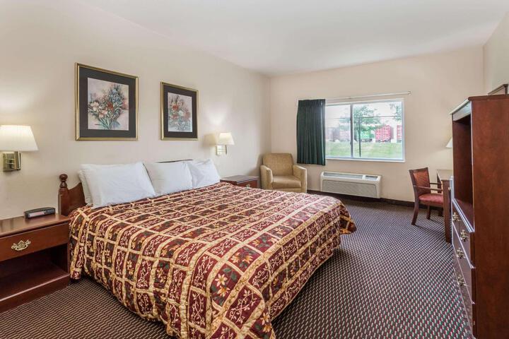 1 King Bed (13 of 27)