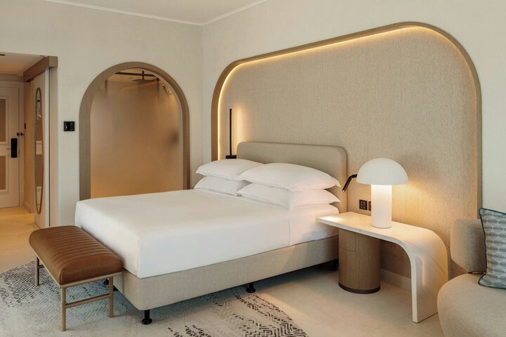 Room 43 of 146