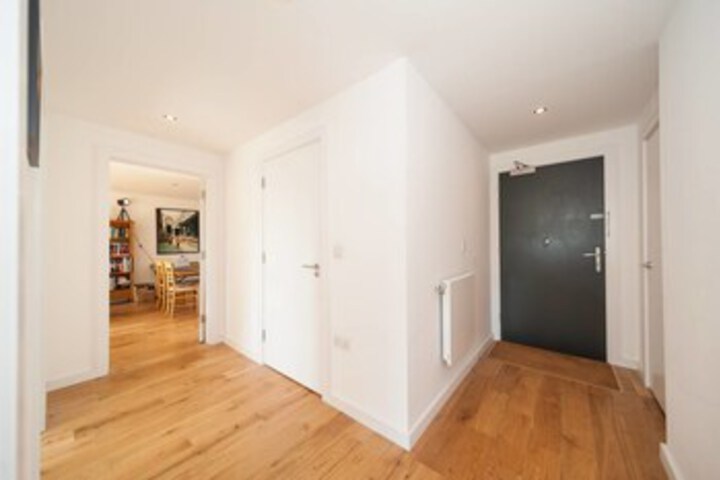 Room 9 of 11