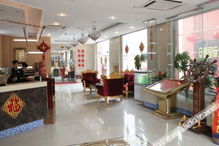Hotel Interior 7 of 16