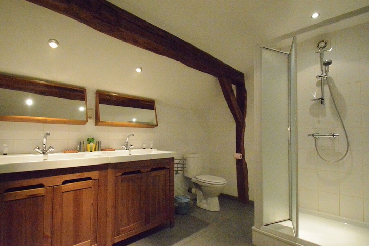 Room 8 of 15