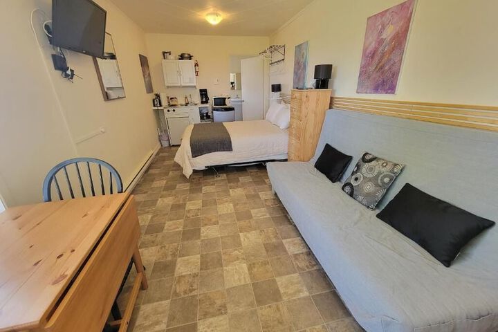 Room 7 of 68
