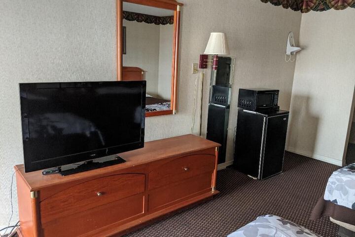 Room 13 of 28